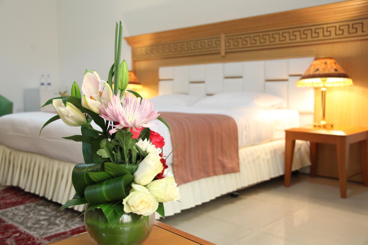 Flamingo Hotel Apartment Абу Даби Екстериор снимка